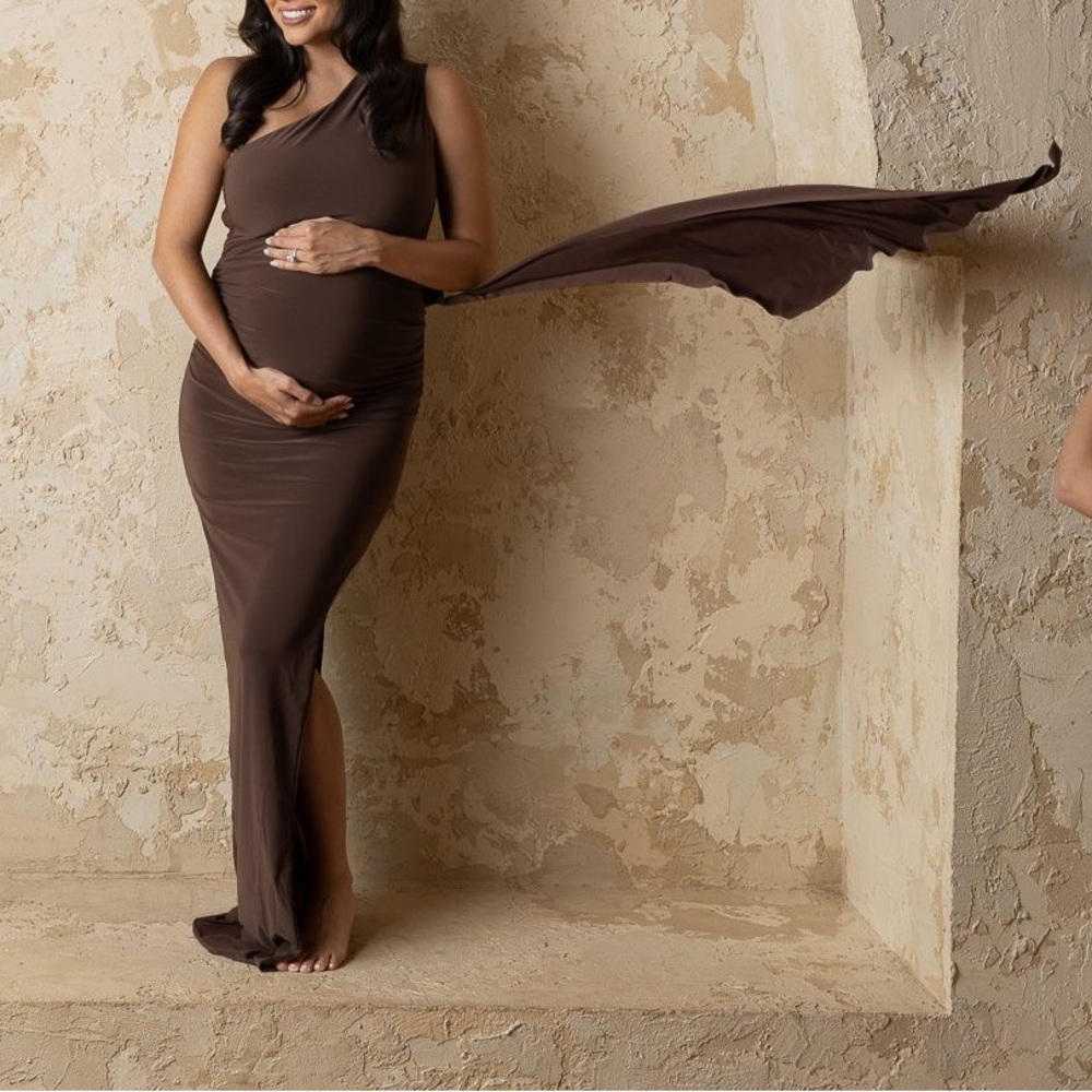 Brown maternity dress from club London!!